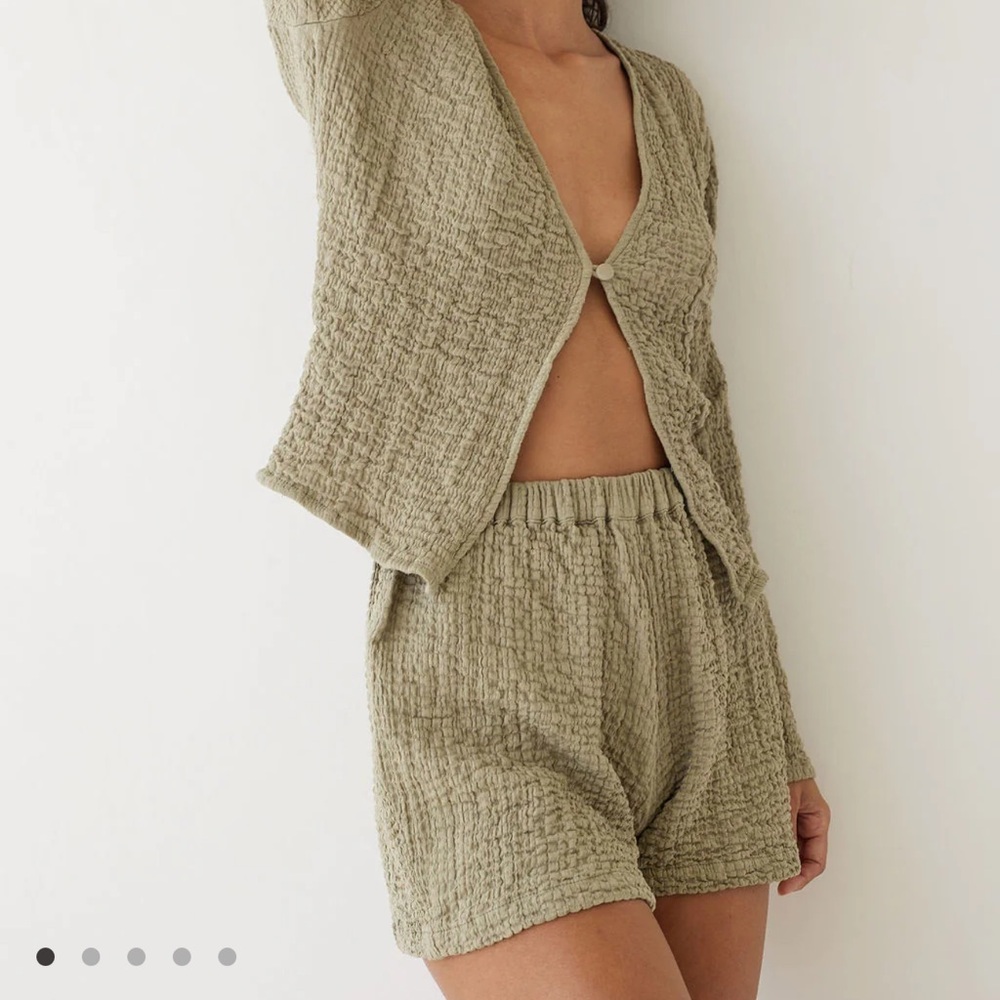 BAHHGOOSE NUAGE SHORT SAGE SM